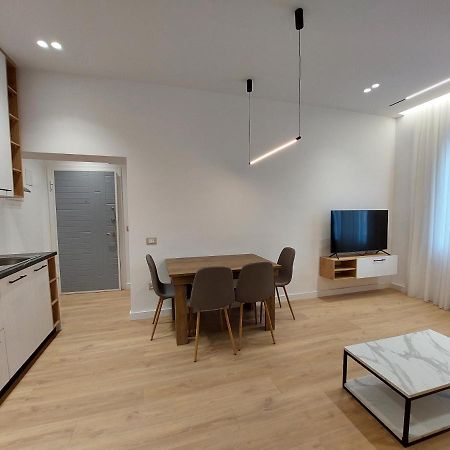 Luxury Apartments Blloku Tirana Bagian luar foto