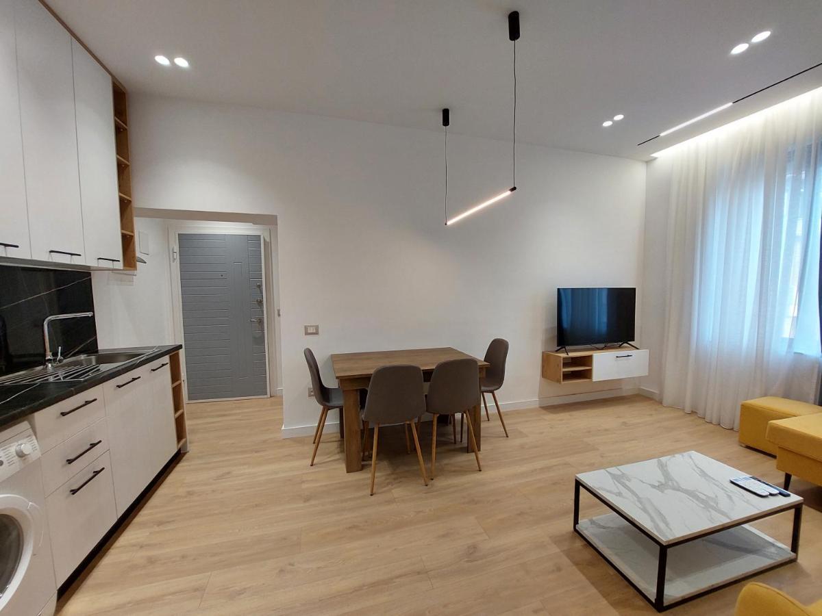Luxury Apartments Blloku Tirana Bagian luar foto