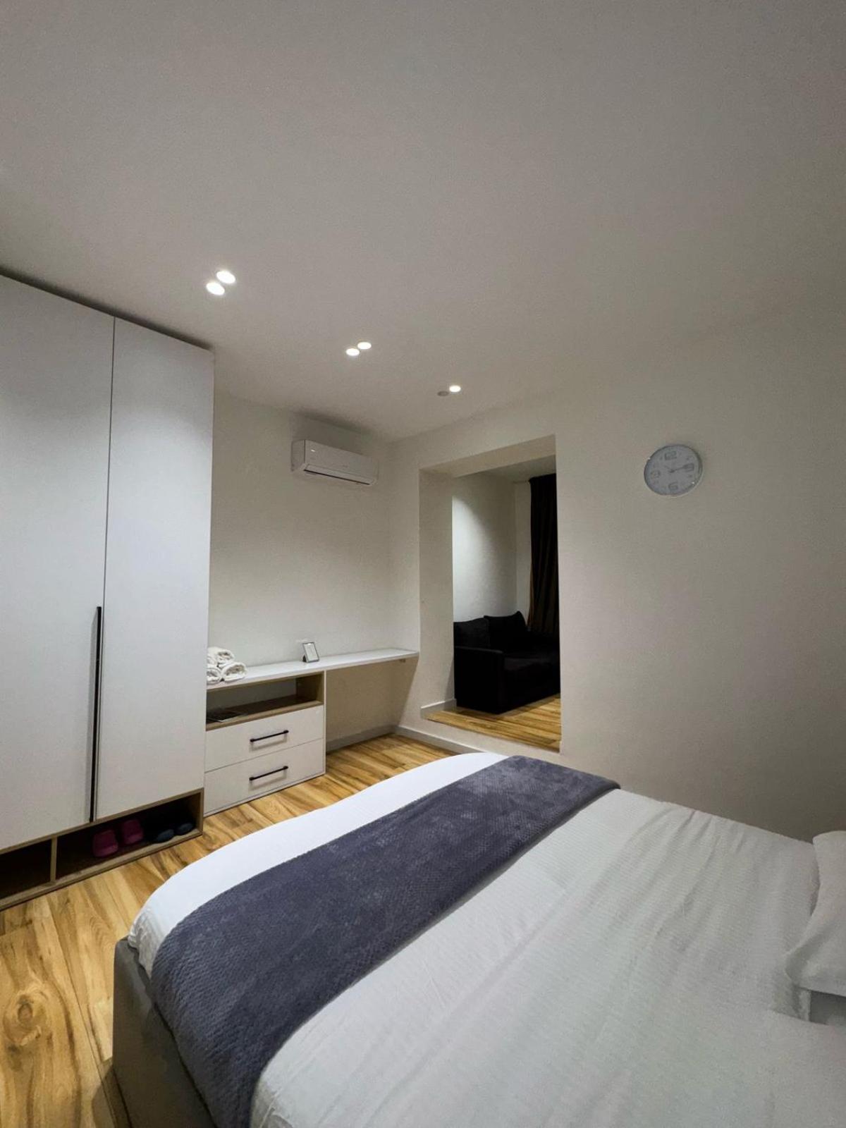 Luxury Apartments Blloku Tirana Bagian luar foto